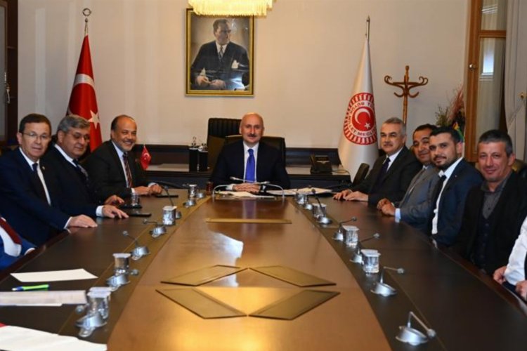 Aydın Şehir Hastanesi'nin yolu için Bakan Karaismailoğlu'na ziyaret