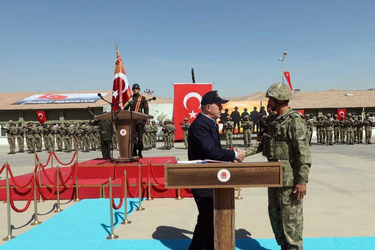 Bakan Akar Şırnak'a sancak verdi