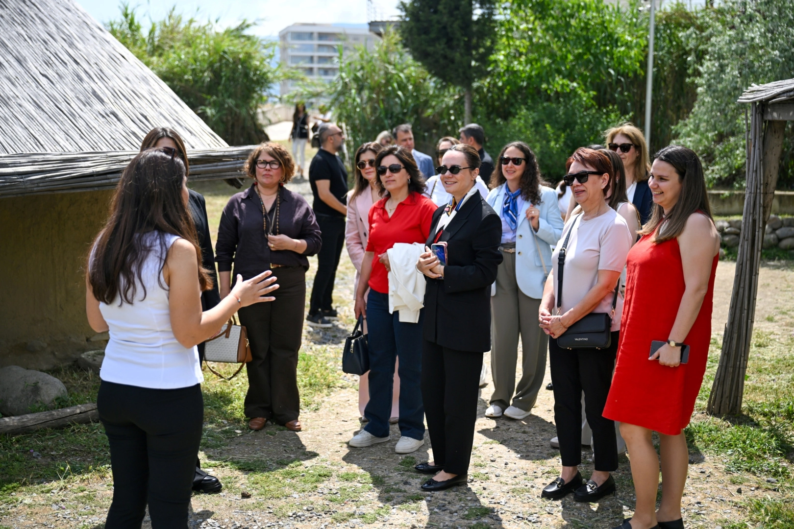 Başkan eşleri İzmir Bornova’da buluştu