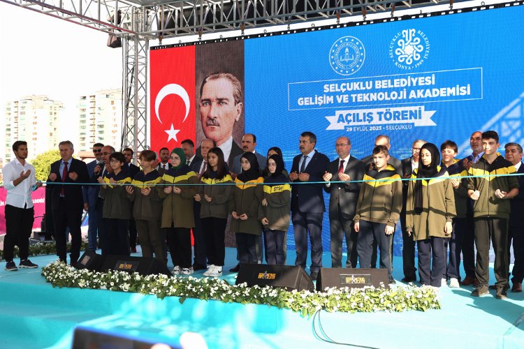 Bakan Tekin Konya'da eğitim ve spor tesisleri açılışları yaptı