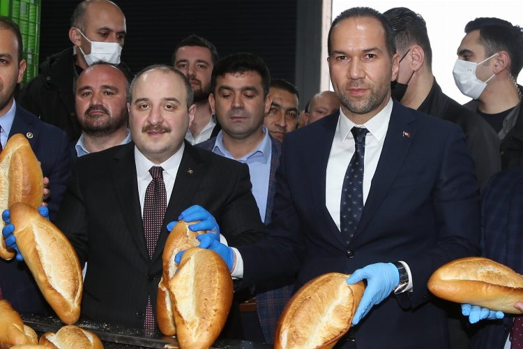 Bakan Varank Niğde Belediye Başkanı Özdemir'i ziyaret etti