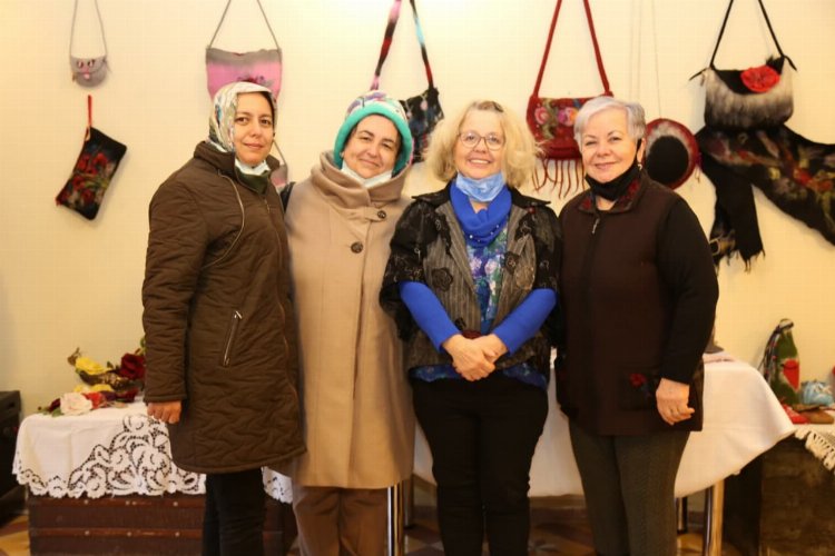 Balıkesir Edremit'te keçeden aksesuar yapılıyor 