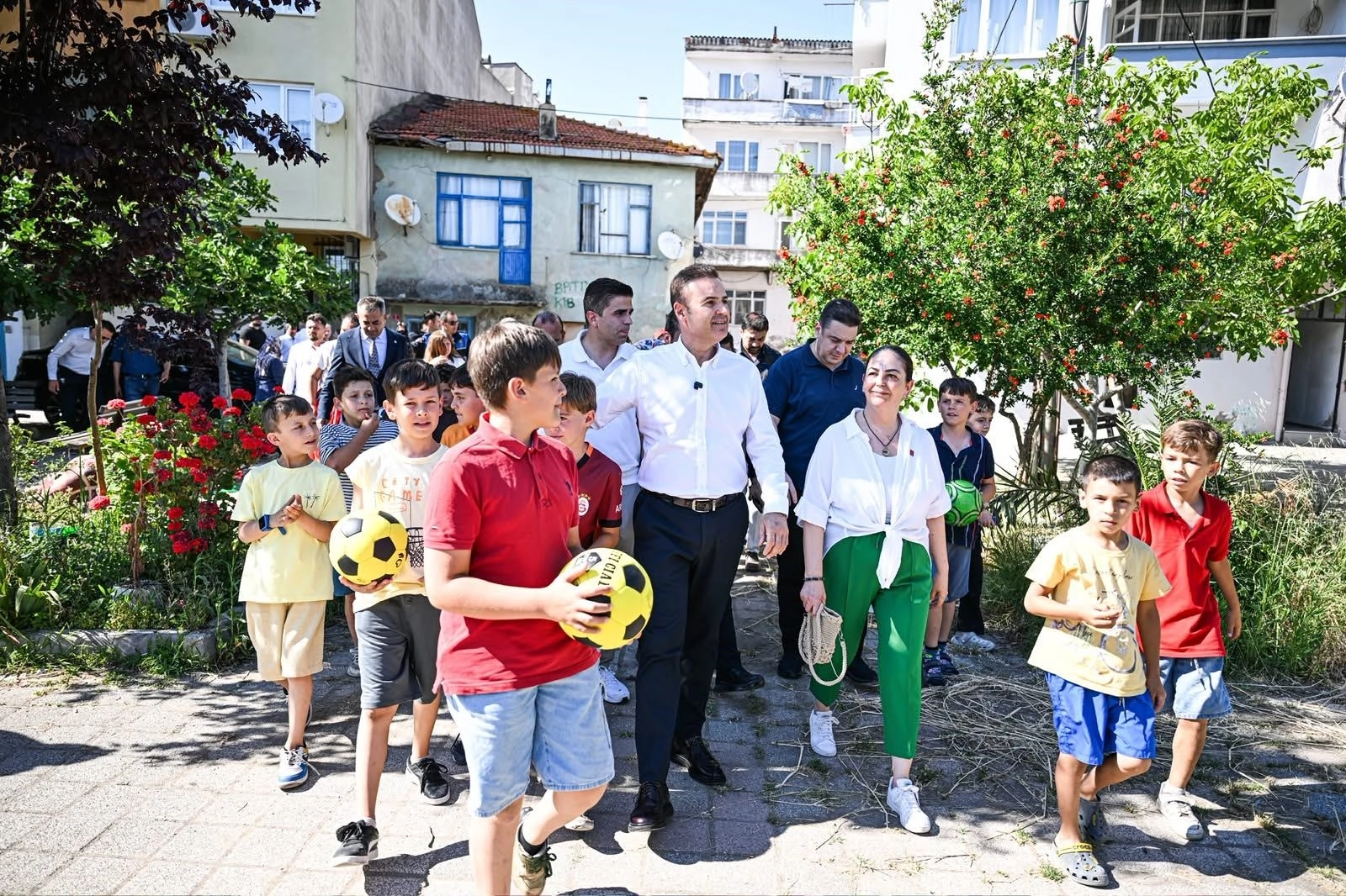 Balıkesir’in 1133 mahallesine eşit hizmet vurgusu