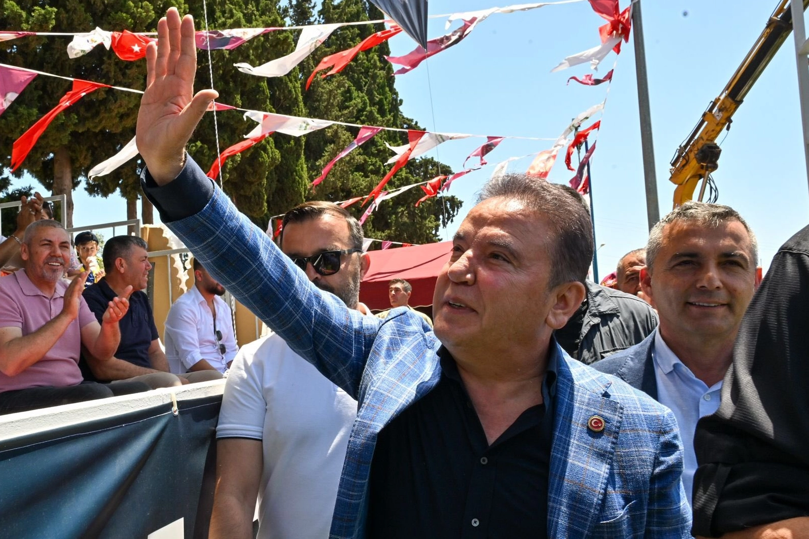 Başkan Böcek'ten Antalyalılara duygusal mesaj