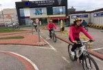 BESYO öğrencileriderslerini bisiklet pistinde yapıyor