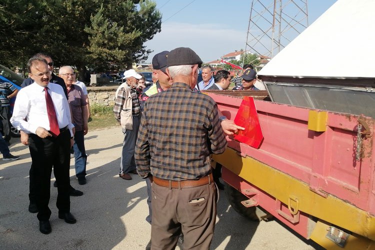 Bilecik'te Vali Kızılkaya'dan traktör sürücülerine uyarı