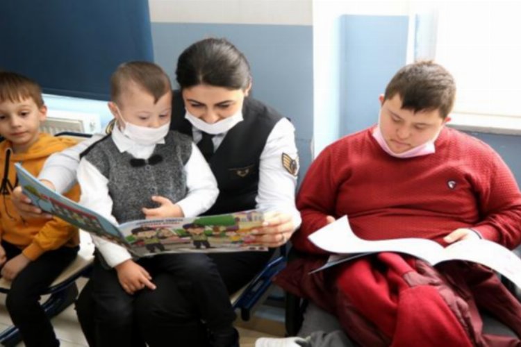 Bilecik'te özel çocuklara Jandarma sevgisi