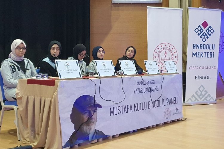 Bingöl'de öğrencilere 'kitap okuyun' tavsiyesi