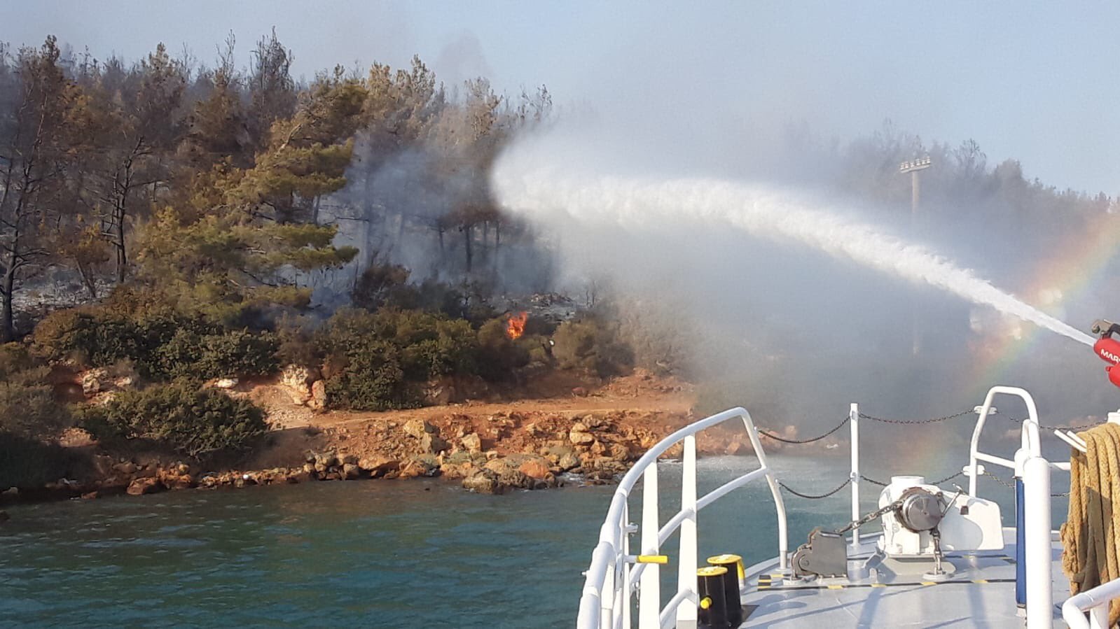 Bodrum’daki yangına denizden müdahale