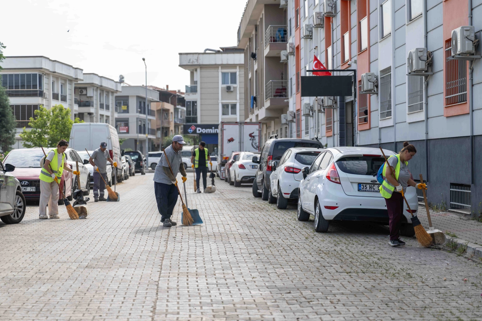Bornova’da temizlik seferberliği