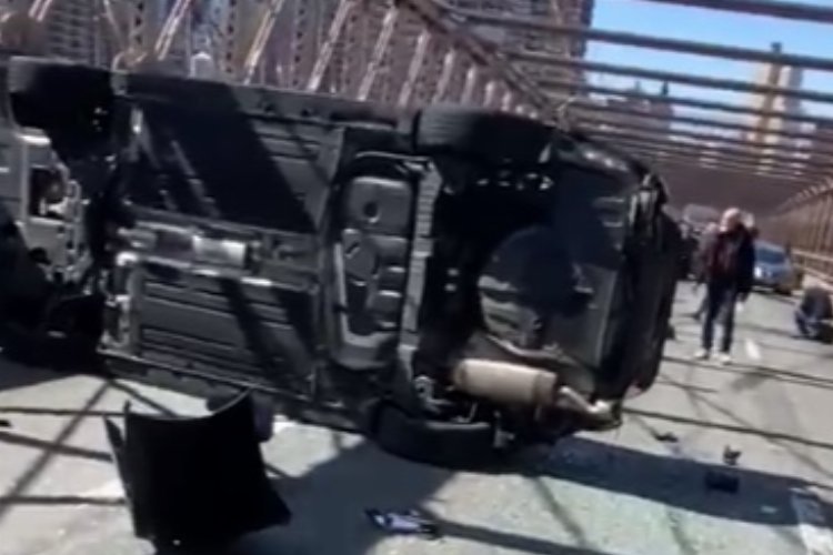 Brooklyn Köprüsünde feci kaza