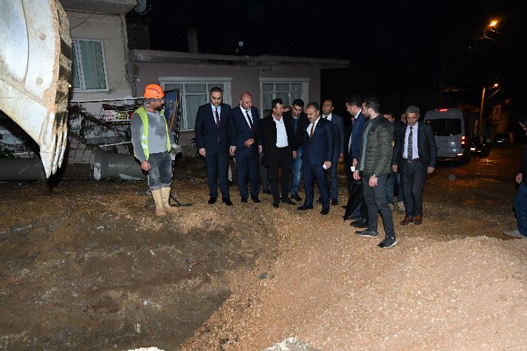 Bursa Büyükşehir Orhangazi'de gece gündüz sahada