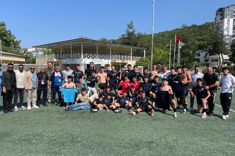 Bursa'da Gemlik Belediyespor U-17 Elit Lig şampiyonu!