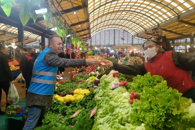 Bursa'da Memleket Partililer pazarda nabız yokladı