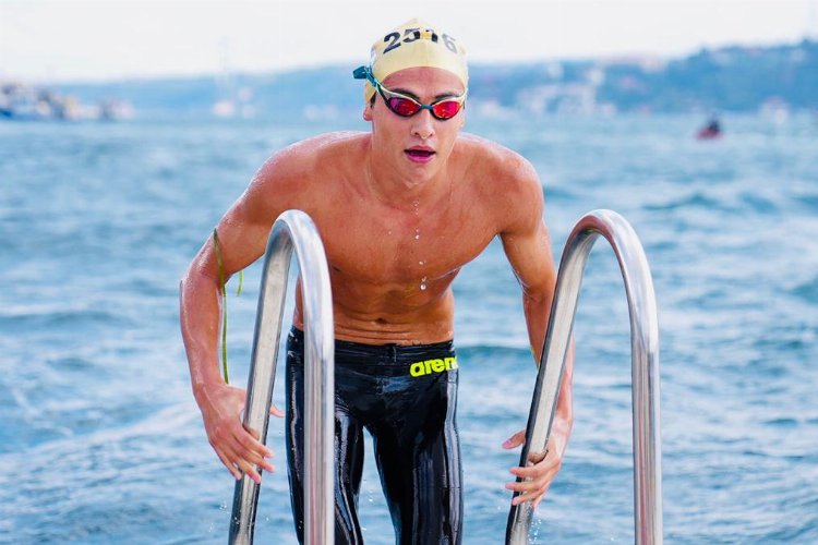 Bursa'da Nilüferli yüzücü Türkiye ikincisi oldu