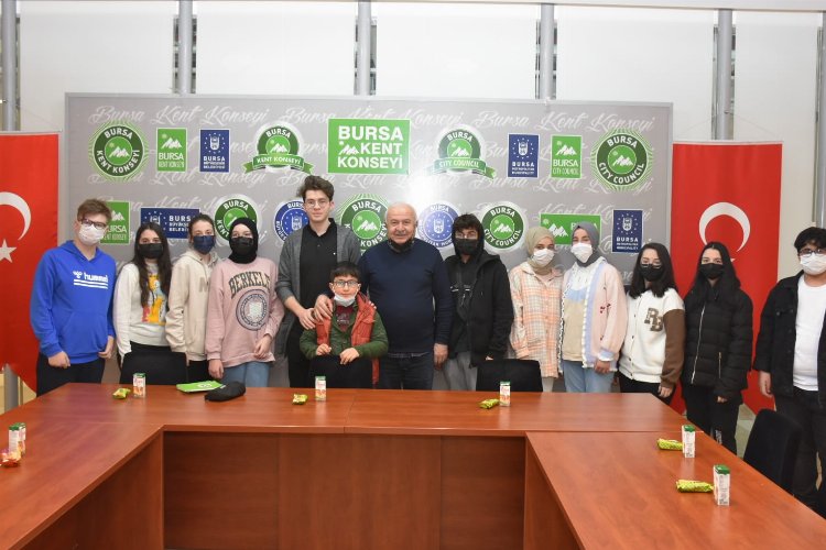 Bursa'da Çocuk Meclisi'nde demokrasi şöleni