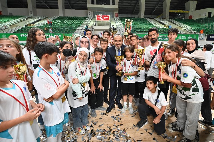Bursa'da okul sporlarına coşkulu kapanış