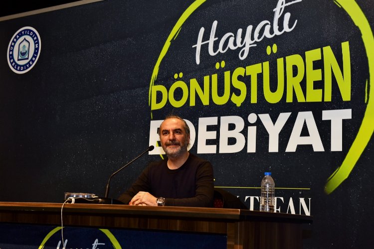 Bursa'da Yıldırımlı kitapseverler Tarık Tufan ile buluştu
