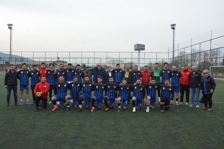 Bursa Gemlik Acara Gürcüleri Derneği'nden Gemlik Zeytinspor'a destek 