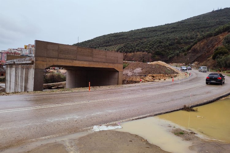 Bursa Gemlik'te Çukurbahçe Köprülü Geçişi tehlike saçıyor 