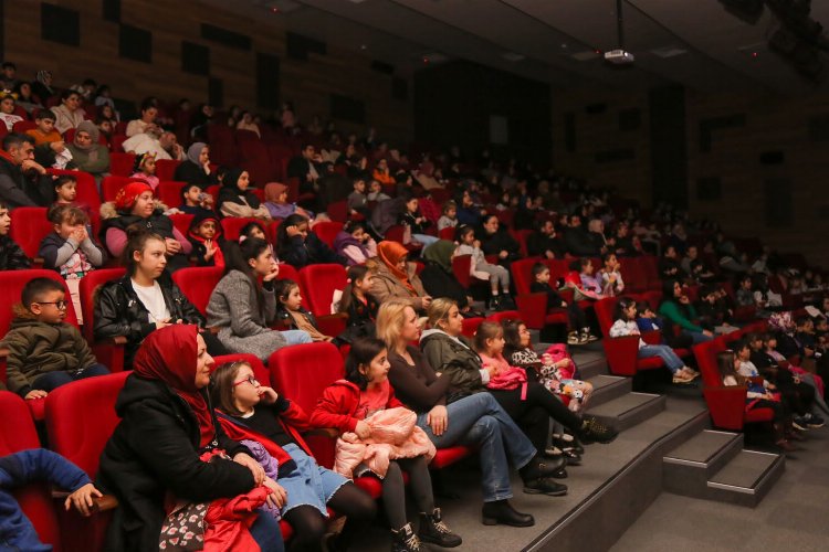 Bursa Gürsu'da ücretsiz sinema ve tiyatro keyfi