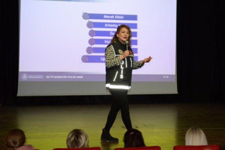 Bursa İnegöl'de 'en iyi narkotik polisi anne' projesi tanıtıldı