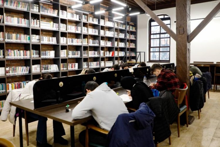 Bursa İnegöl'de 'Nöbetçi Kitaphanelerde' sınav yoğunluğu