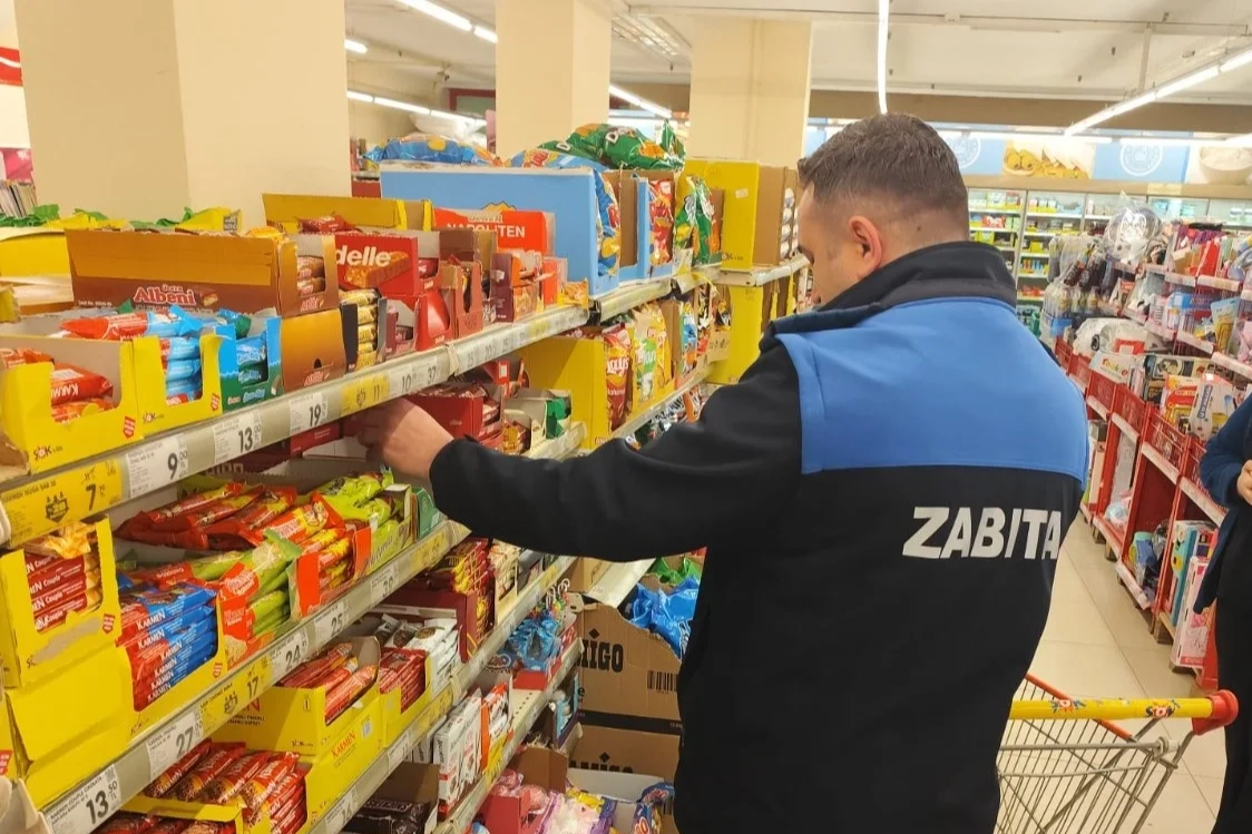 Bursa İnegöl'de zabıta ekiplerinden bakkal ve marketlere denetim