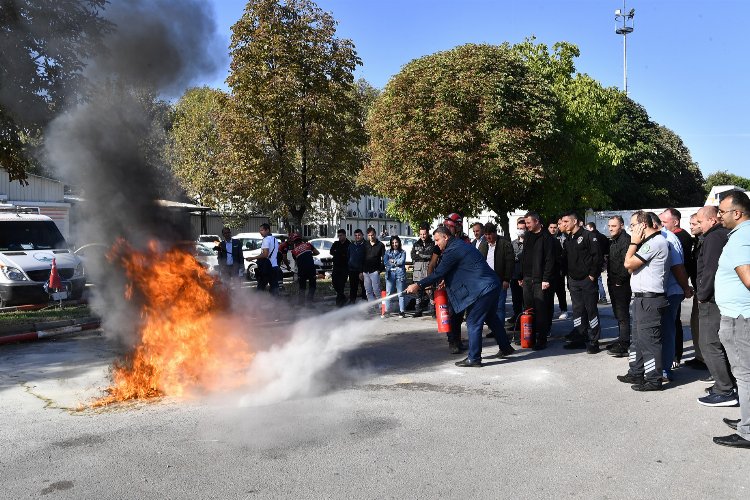 Bursa Osmangazi Belediyesi'nden personeline yangın tatbikatı