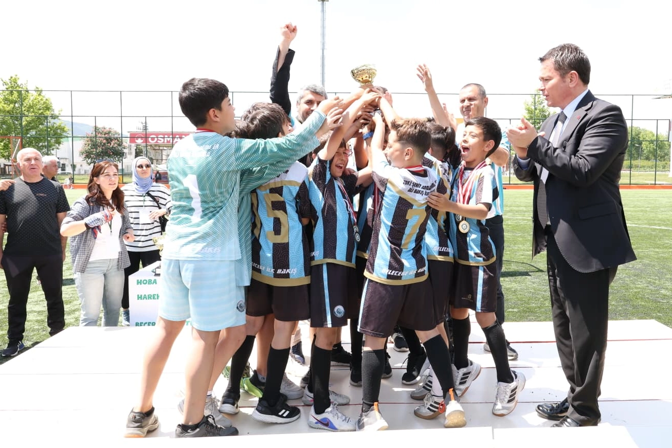 Bursa Osmangazi’de çocuk olimpiyatları nefes kesti