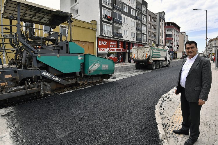 Bursa Osmangazi'de yolar 60 bin ton sıcak asfaltla kaplandı 