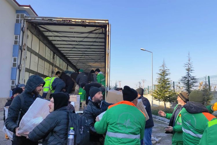 Bursa Osmangazi'nin gönüllü personel deprem bölgesinde