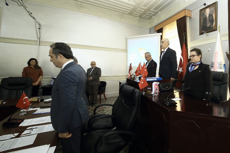 Bursa Yenişehir Meclisi'nde deprem şehitlerine saygı duruşu