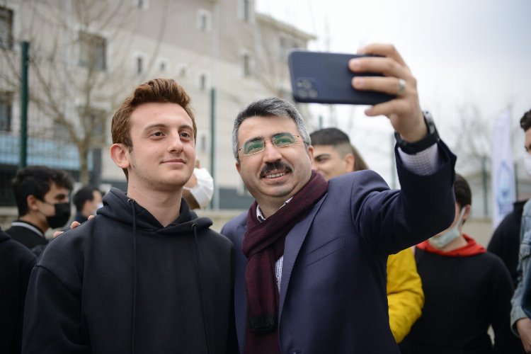 Bursa Yıldırım'da Başkan Yılmaz, lise öğrencileriyle bir araya geldi 