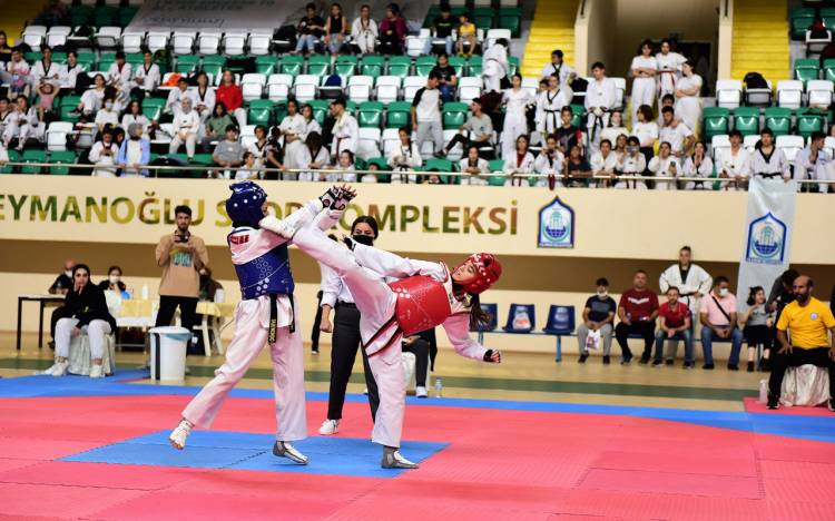 Bursa Yıldırım'da taekwondo rüzgarı