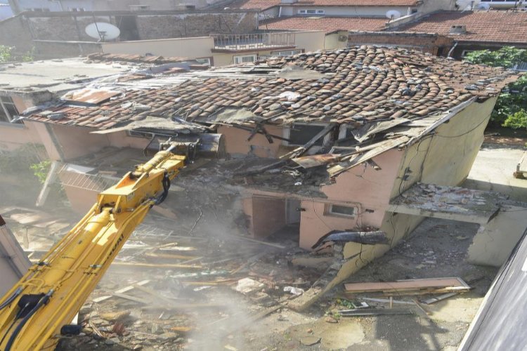 Bursa Yıldırım'da üç yılda 461 metruk yıkıldı