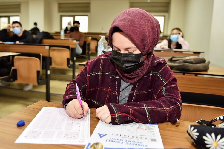 Bursa Yıldırım'dan öğrencilere YKS provası 