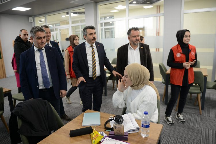 Bursa Yıldırım'ın 'Gençlik Merkezi'nde ders başı