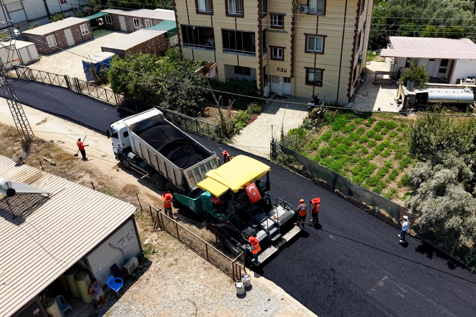 Büyükeceli’de yaşanan yol sorunu tarih oldu