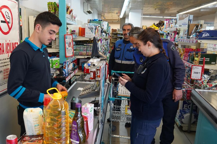 Çayırova Zabıtası'ndan market denetimi
