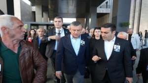CHP Genel Başkanı Özgür Özel’den Açıklama Bu Yumruk Demokrasiye Atıldı