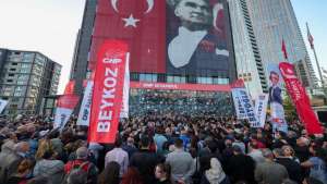 CHP Genel Başkanı Özgür Özel’e Yapılan Organize Kumpas Saldırı Sonrası İstanbul İl Başkanlığında Halka Seslendi