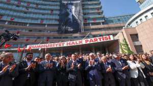 CHP GENEL MERKEZİNDEN ULU ÇINARI SON YOLCULUĞUNA UĞURLADIK