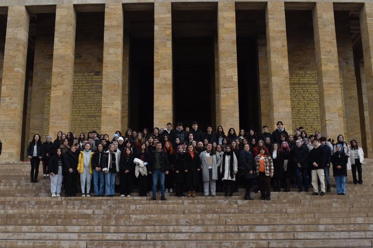 Çınar Akademi'den Anıtkabir'e ziyaret