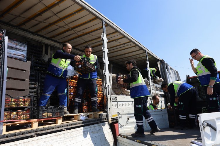 Depremzedelerin meyve sebzesi Bursa'dan