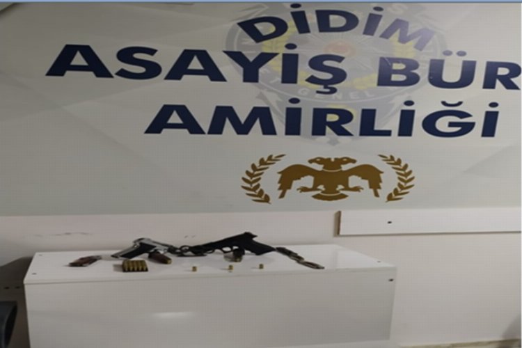 Didim'de oto sahtekarları gözaltına alındı 