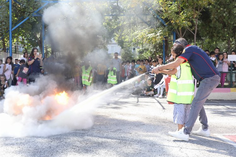 Diyarbakır İtfaiyesi'nden 3 bin 500 öğrenciye yangın eğitimi