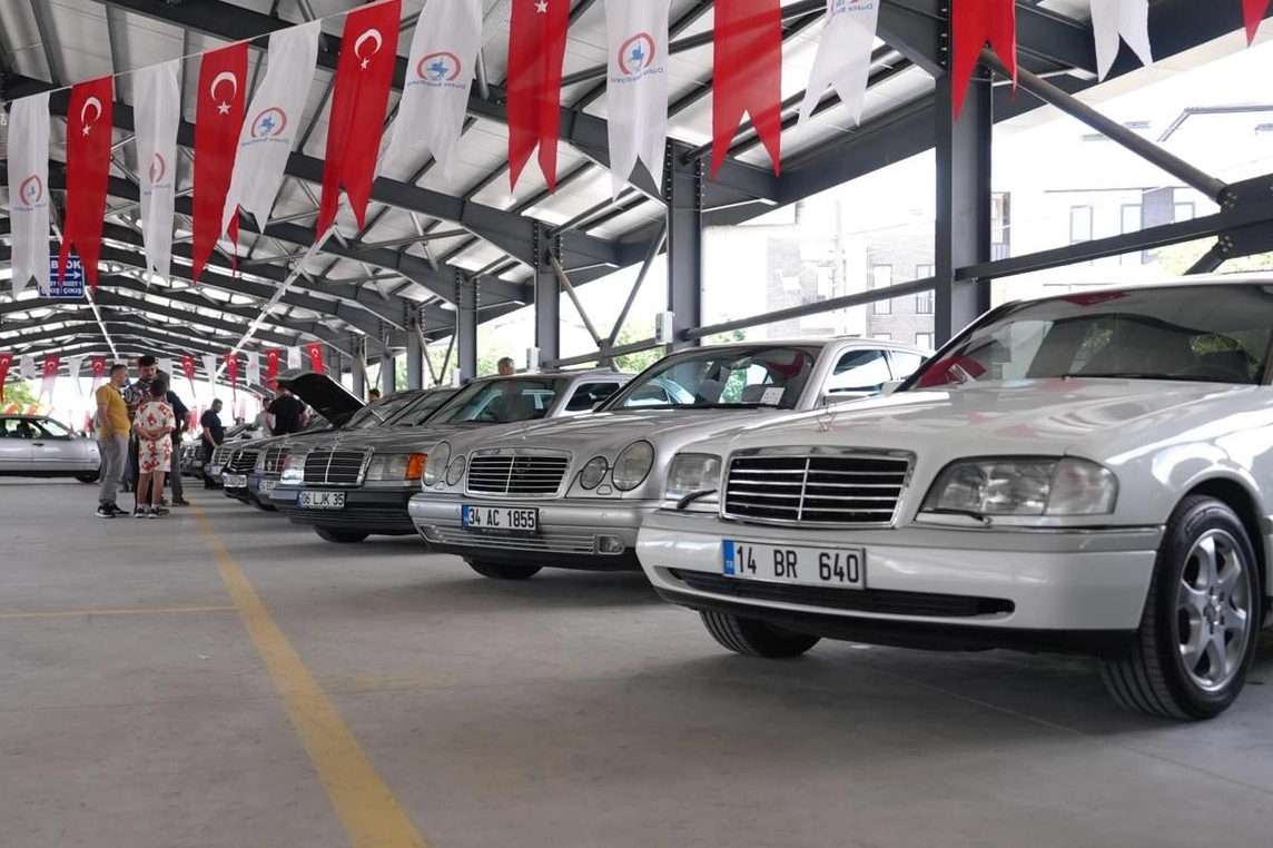 Düzce'de Mercedes tutkunları buluştu