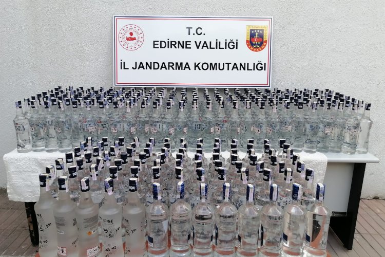 Edirne Jandarması 307 litre kaçak içkiye el koydu