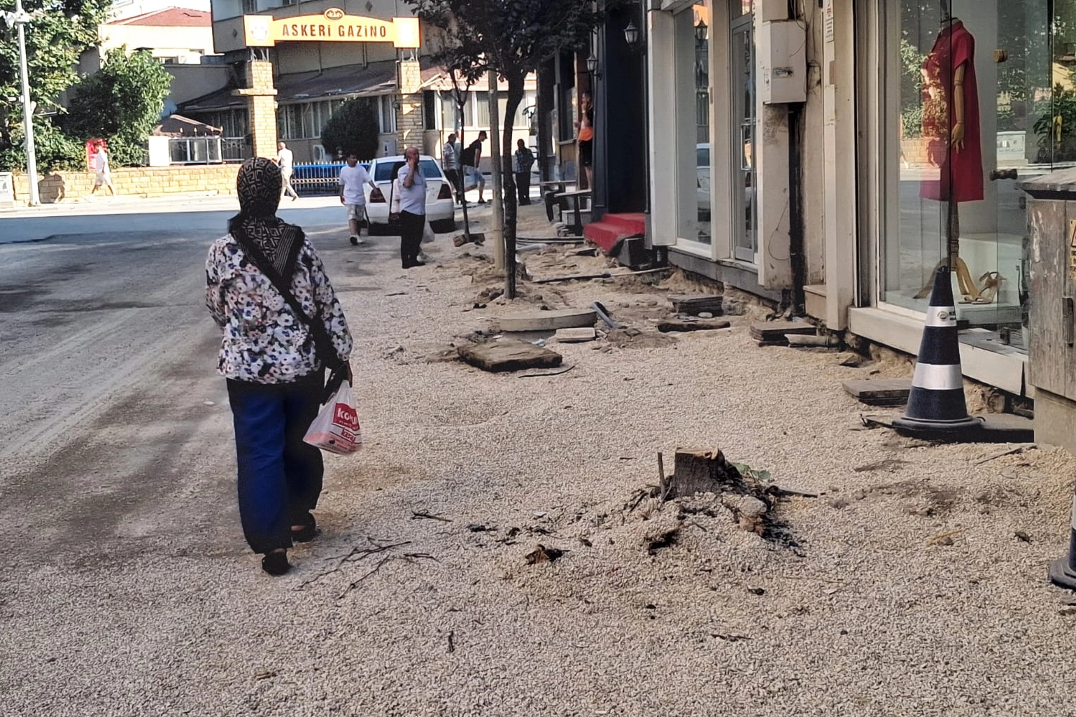 Edirne Keşan’da kaldırım için ağaç kesimine tepki!